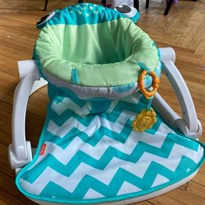 Fisher Price Sit me Up chair